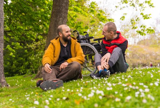 Aufgabenbereiche, Gehalt und Weiterbildungsmöglichkeiten von Heilerziehungspflegern